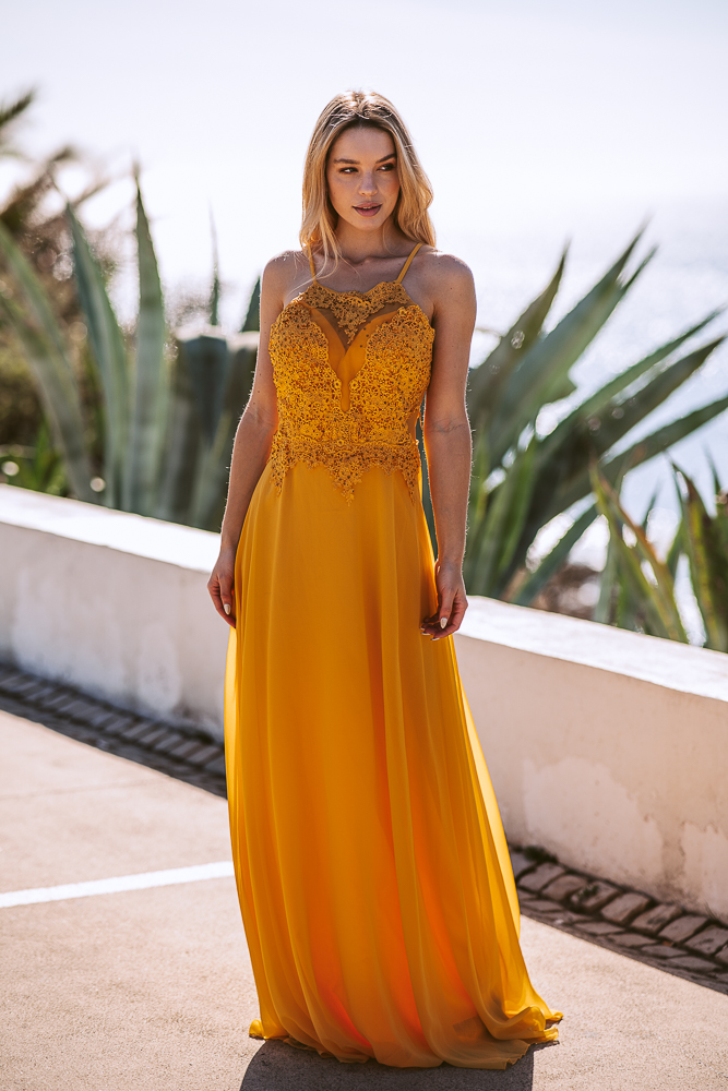 Vestido na cor sales mostarda