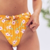 amarelo