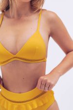 amarelo
