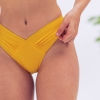 amarelo