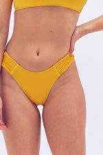 amarelo