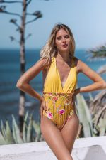 amarelo